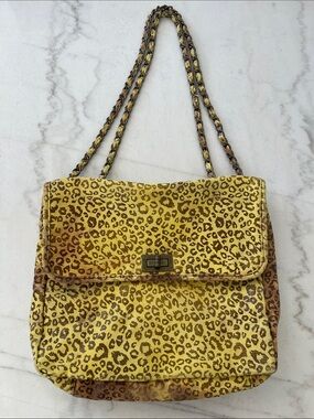 Women’s Leopard Print Chain Shoulder Bag in Yellow